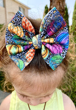 Load image into Gallery viewer, Colorful Wild Pumpkins Bow