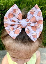 Load image into Gallery viewer, Candy Corn Bow