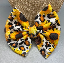 Load image into Gallery viewer, Wild Sunflower Bow