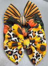 Load image into Gallery viewer, Halloween Stripes Bow