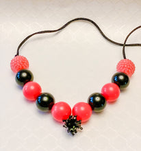 Load image into Gallery viewer, Black & Pink Necklace