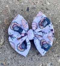 Load image into Gallery viewer, Turkeys and Pumpkins Bow/Wrap