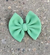 Load image into Gallery viewer, Light Green Bow/Wrap