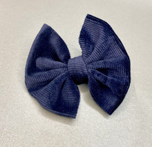 Load image into Gallery viewer, Velvet Midnight Blue Bow