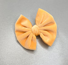 Load image into Gallery viewer, Velvet Peach Bow