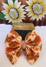 Load image into Gallery viewer, Flower Power Bow