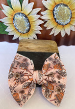 Load image into Gallery viewer, Pumpkin Spice Coffee Bow