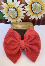Load image into Gallery viewer, Coral Bow