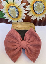 Load image into Gallery viewer, Light Mauve Bow