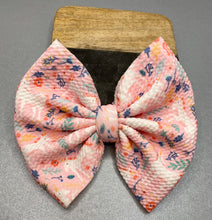 Load image into Gallery viewer, Unicorns and Flowers Bow