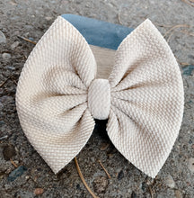 Load image into Gallery viewer, Off White Bow