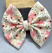 Load image into Gallery viewer, Castle Bow