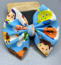 Load image into Gallery viewer, Toy Friends Bow/Wrap