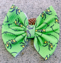 Load image into Gallery viewer, Mean & Green Bow