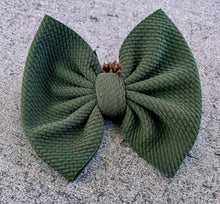 Load image into Gallery viewer, Olive Green Bow