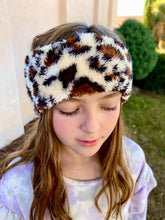 Load image into Gallery viewer, Leopard Sherpa Wrap-Multiple Style Options Available
