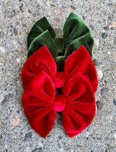 Load image into Gallery viewer, Green Velvet Bow
