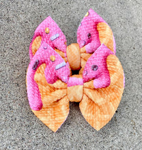 Load image into Gallery viewer, Strawberry Ice Cream Bow