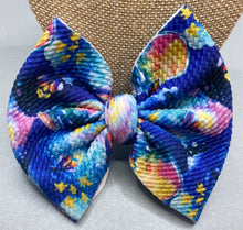 Load image into Gallery viewer, Firefly Bow