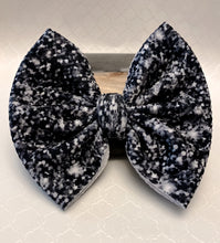 Load image into Gallery viewer, Faux Black Glitter Bow