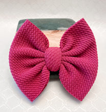 Load image into Gallery viewer, Magenta Bow