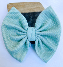 Load image into Gallery viewer, Ice Queen Bow