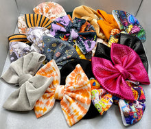 Load image into Gallery viewer, Black Puff Bow
