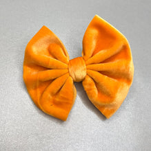 Load image into Gallery viewer, Velvet Orange Bow
