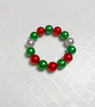Load image into Gallery viewer, Green Snowflake Necklace
